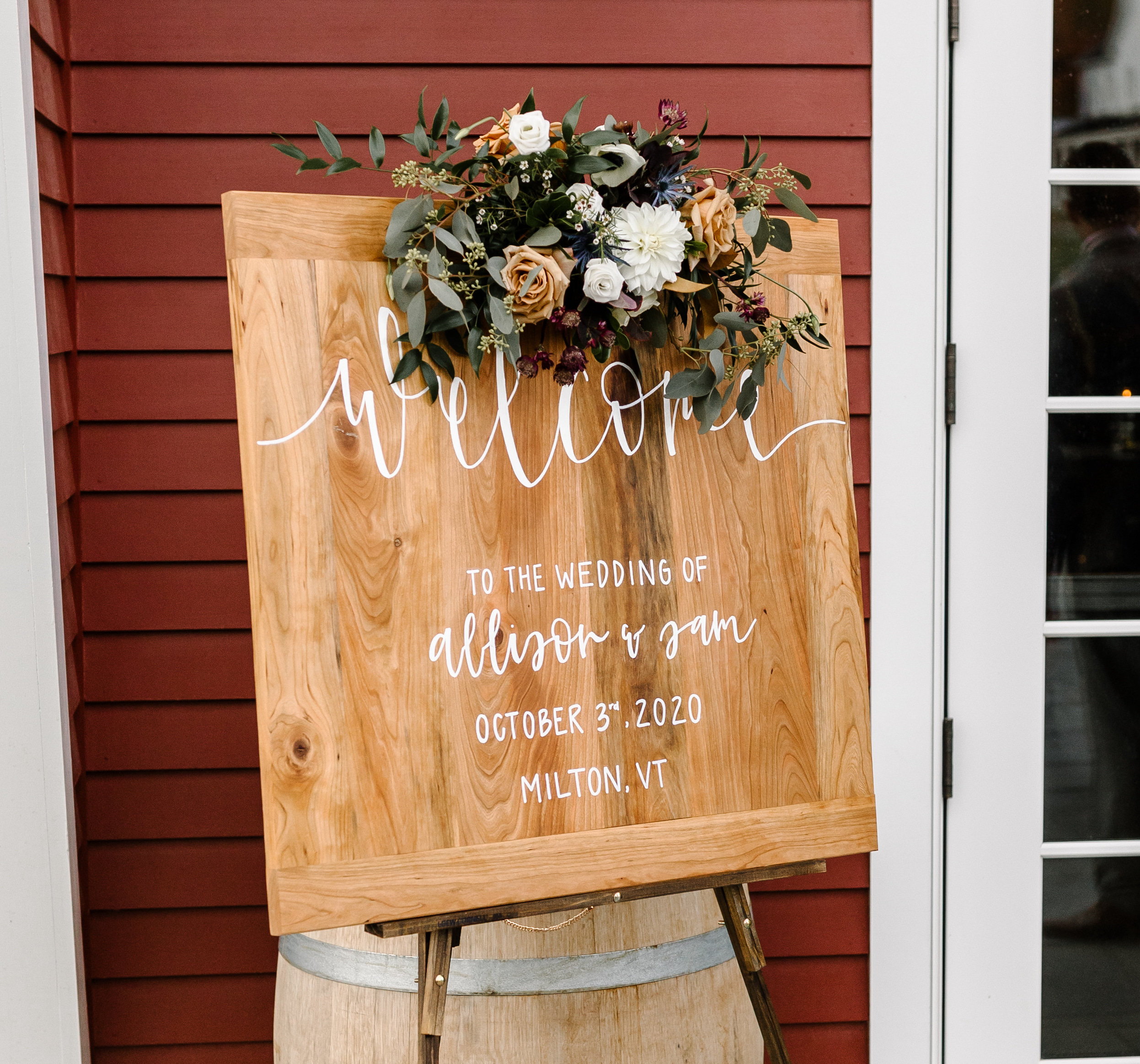 Learn how to make your own DIY Wedding signs (or any other signs you need) with this Sam Macy Designs shop video & step-by-step instructions.